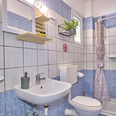 Vintage Studio 11